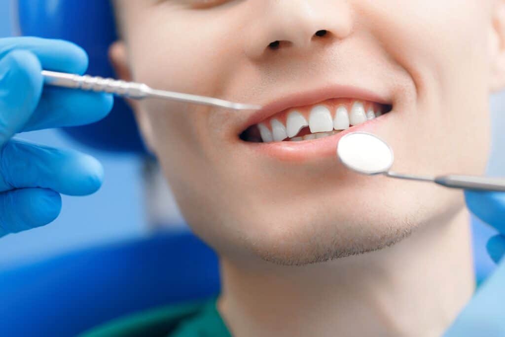 man with broken tooth, Emergency Dentistry